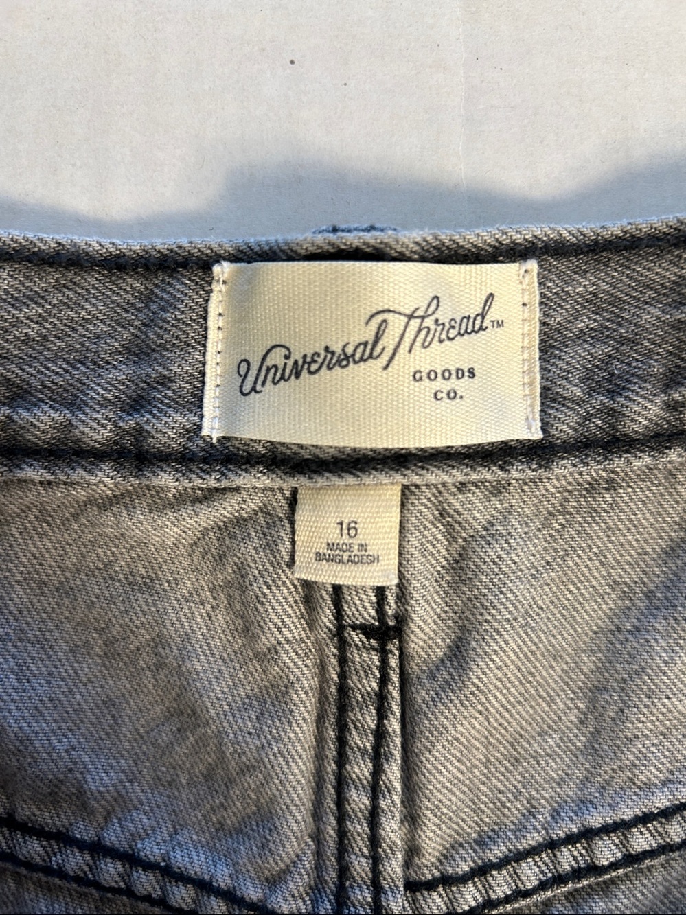 Universal Thread Grey Wash Distressed Button Fly Mini Cut Off Denim Short Sz 16 - Picture 8 of 13